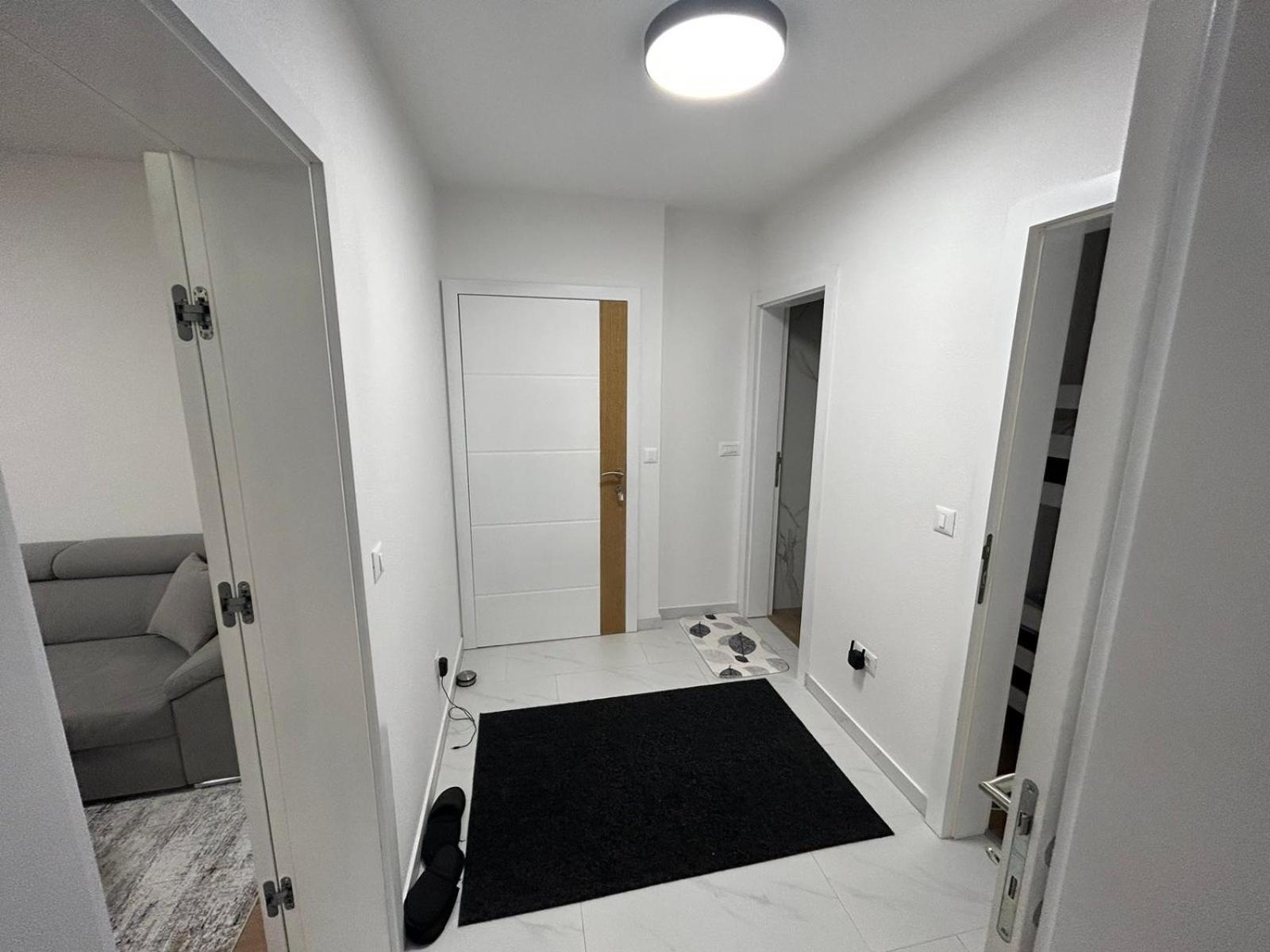 Mesic Apartment